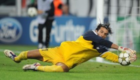 足球竞猜-跨界融合，从Faker纪录到篮网德国杯微调，再到海港德甲体检的体育战术与健康管理新启示